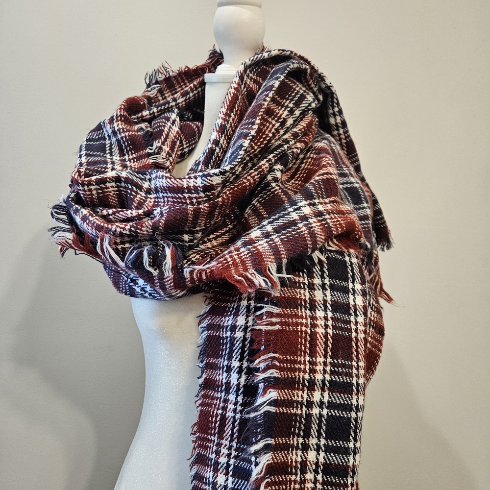 Plaid Fringe Scarf in Red and Black
